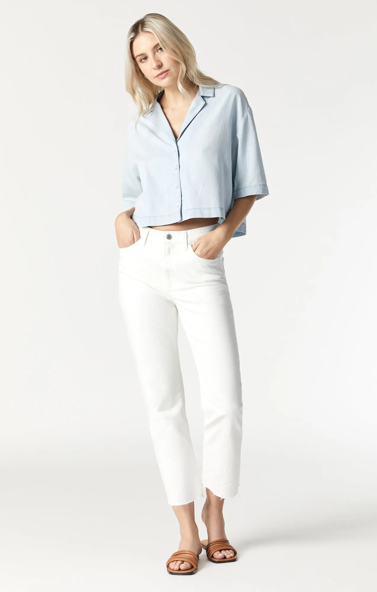 BERRY CROP DENIM SHIRT IN BLUE LIGHT DENIM