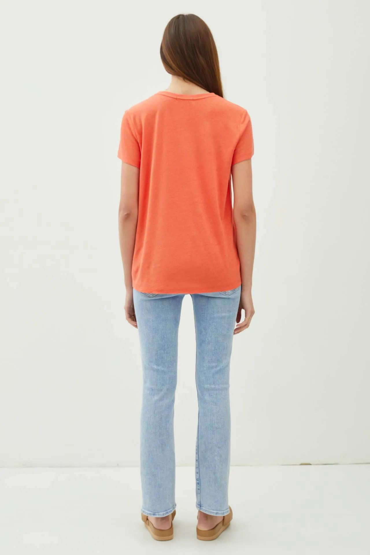 CLASSIC ROUND NECK SPLIT HEM T-SHIRT