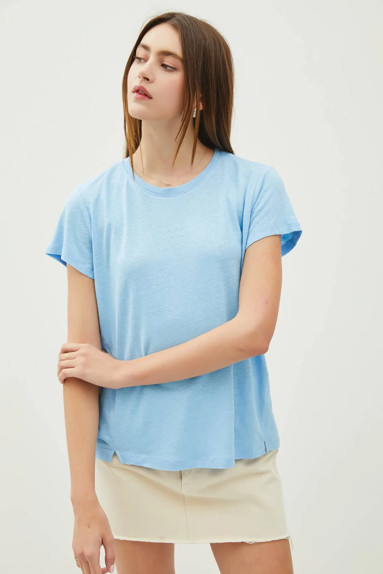 CLASSIC ROUND NECK SPLIT HEM T-SHIRT