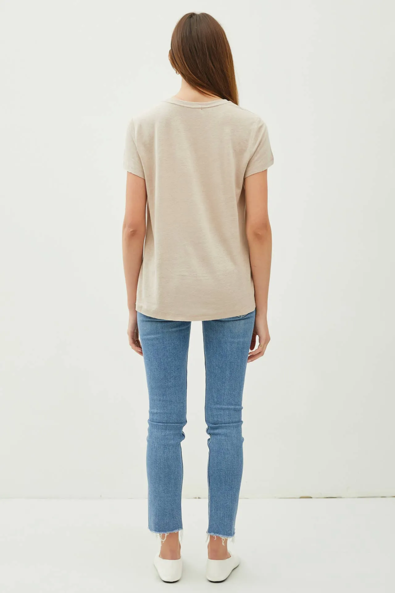 CLASSIC ROUND NECK SPLIT HEM T-SHIRT