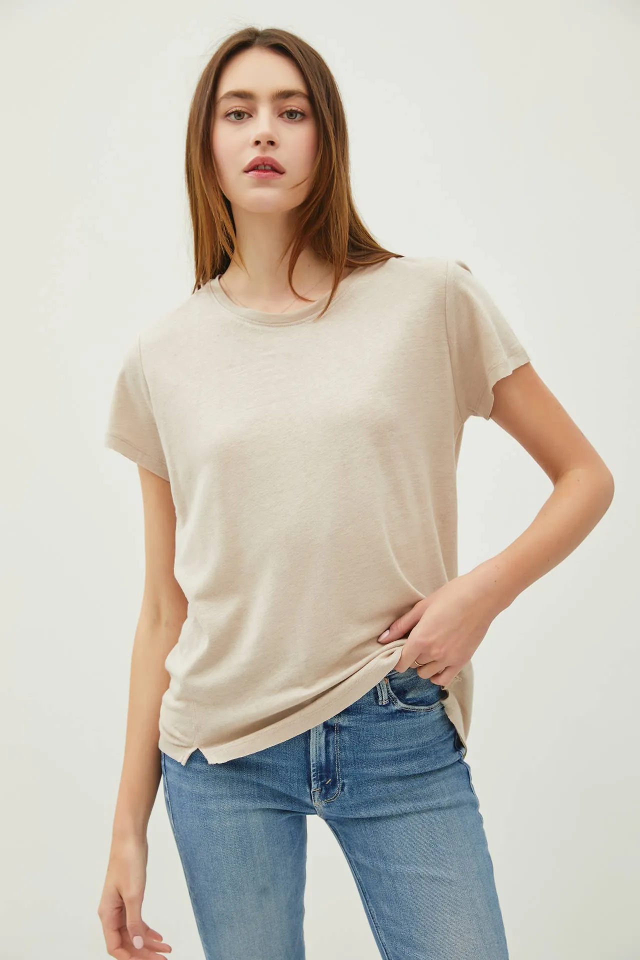 CLASSIC ROUND NECK SPLIT HEM T-SHIRT